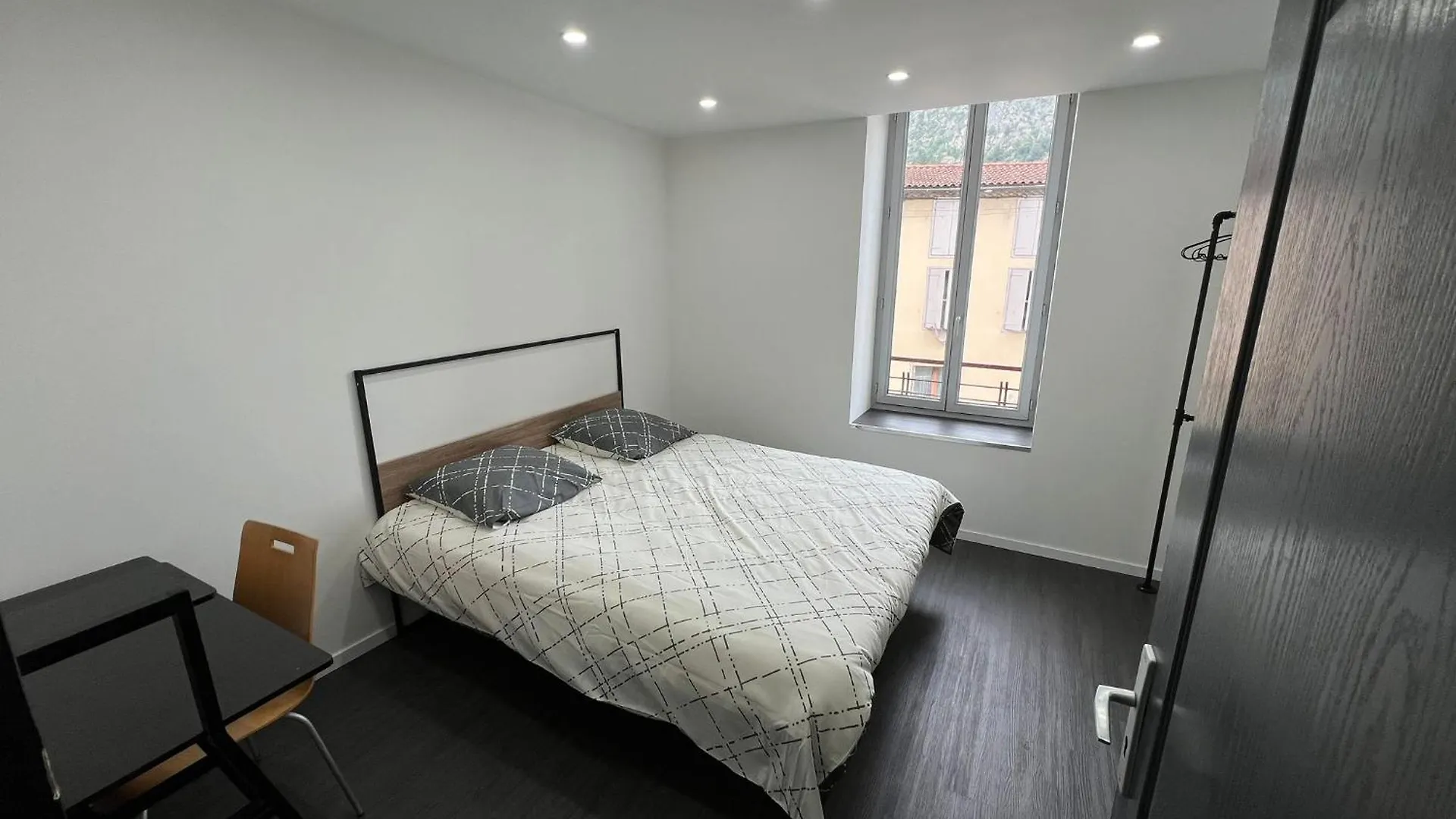 Grand Logement Centre Foix 120M2-3Chambres-2Sdb-2Wc דירה