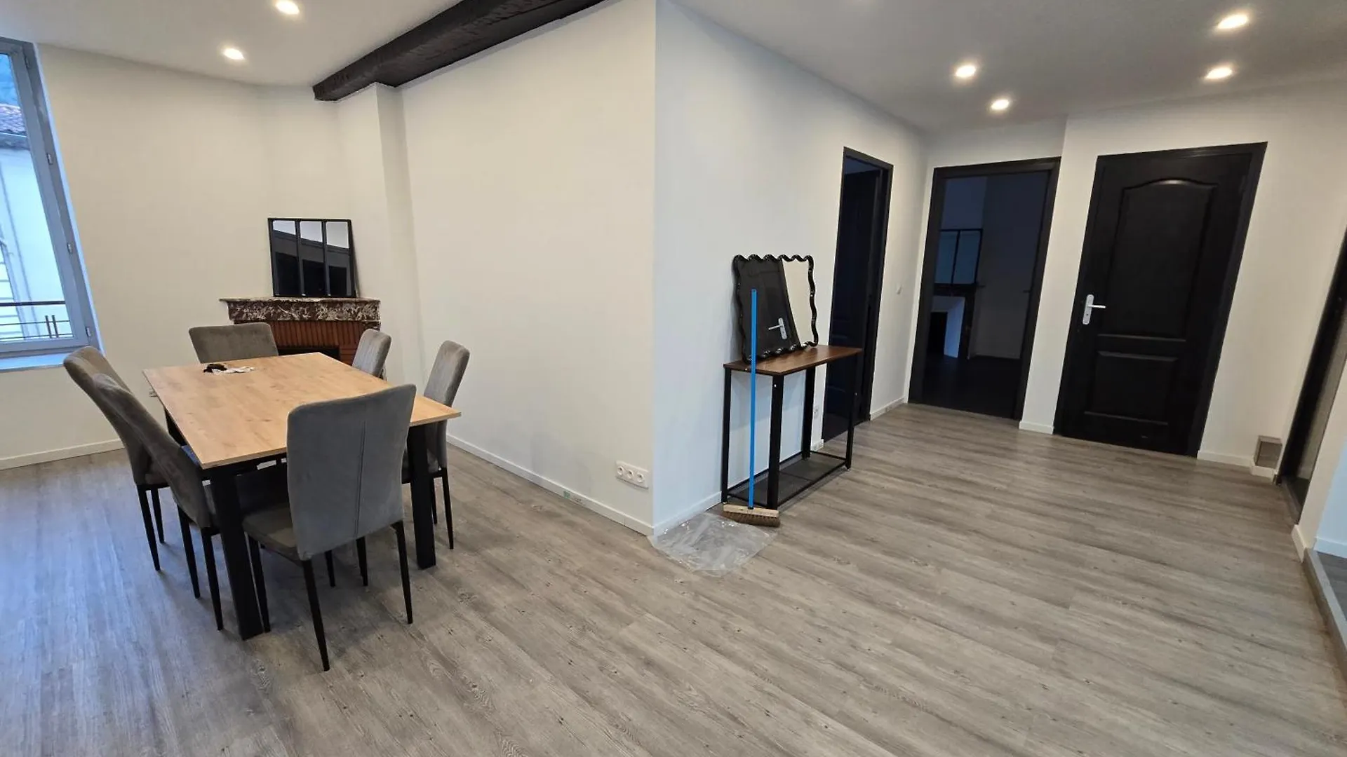 Grand Logement Centre Foix 120M2-3Chambres-2Sdb-2Wc