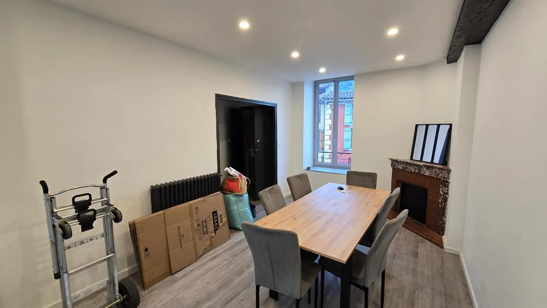Grand Logement Centre Foix 120M2-3Chambres-2Sdb-2Wc צרפת